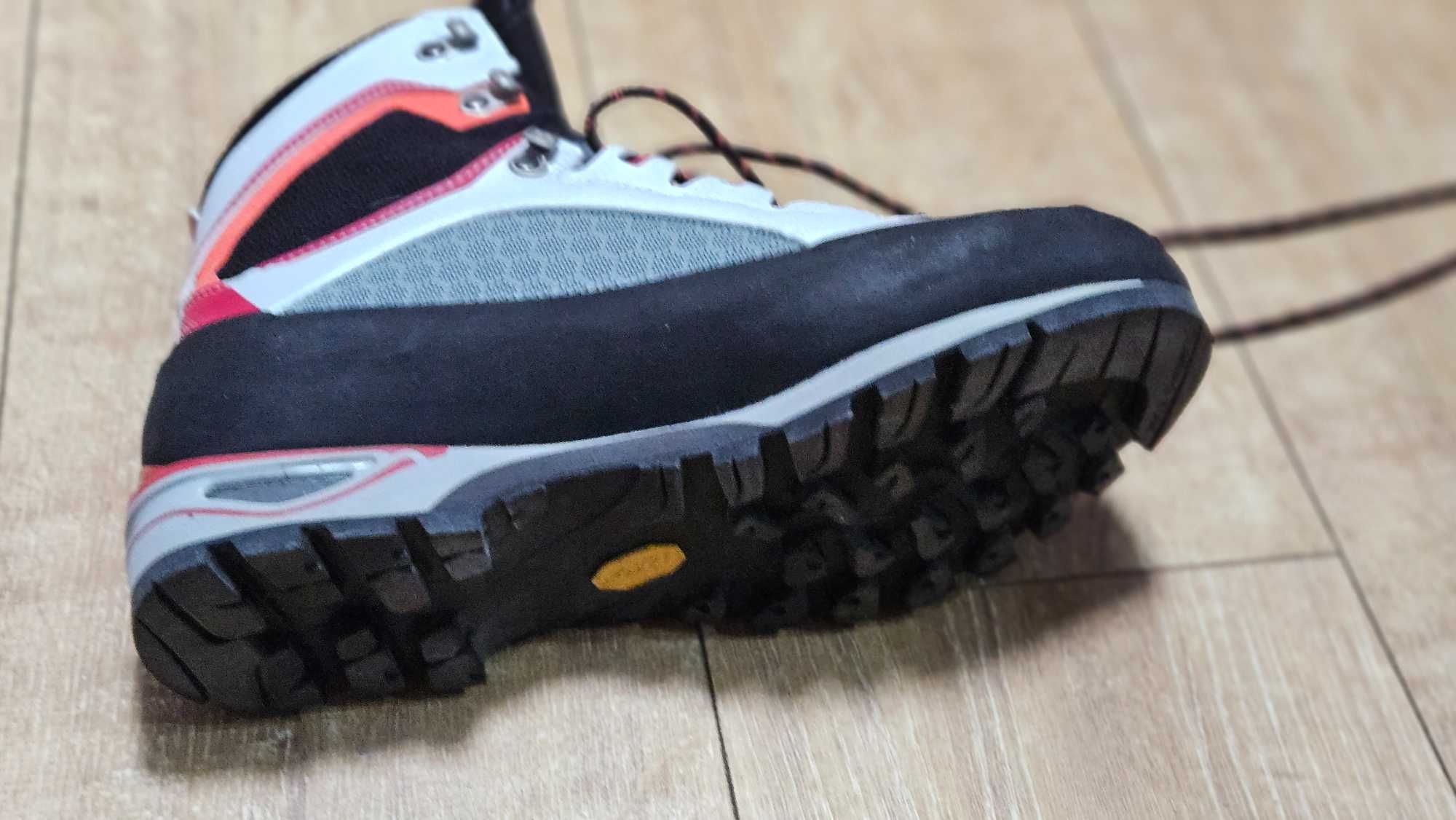 Bocanci trekking dama La Sportiva Trango Tower GTX,nr.41