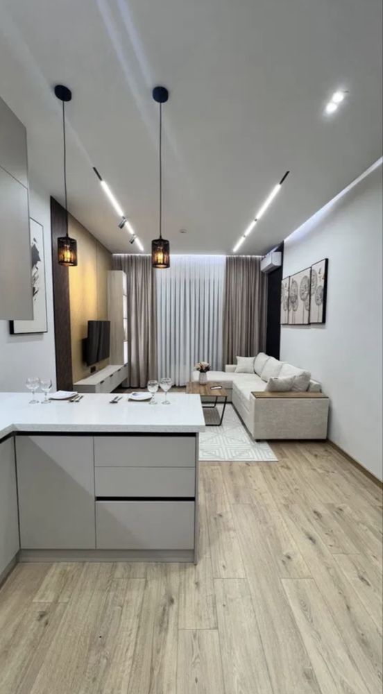 Срочно сдается 2х комнатная квартира в жк Akay city