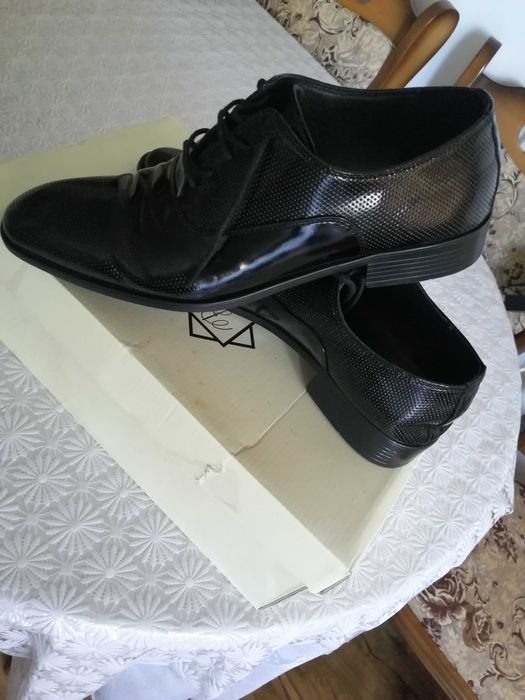 Pantofi eleganți Baggi din piele negru lucios