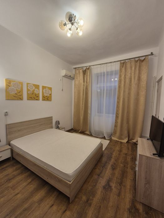 Închiriez garsoniera central