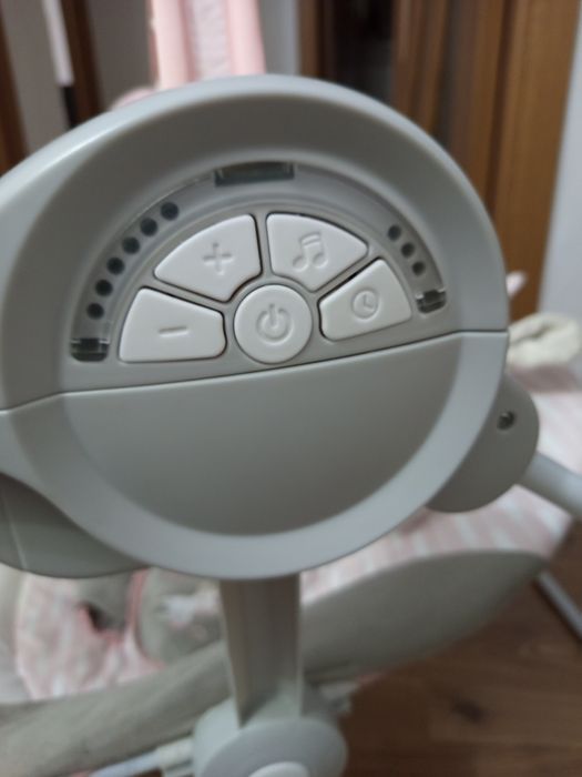 Balansoar pentru fetițe cu diferite melodii functioneaza cu baterii