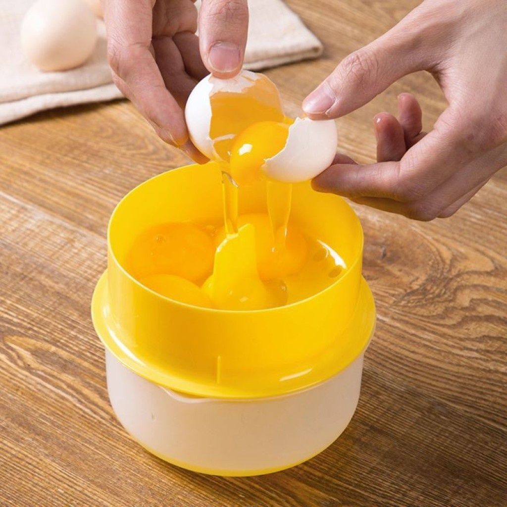 Уред за разделяне на жълтъци от белтъци на яйцата