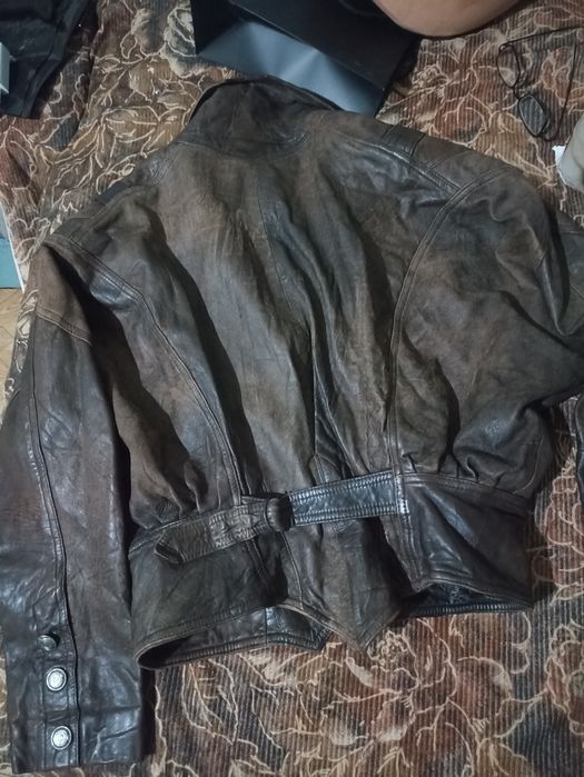 Вещи и часть мебели