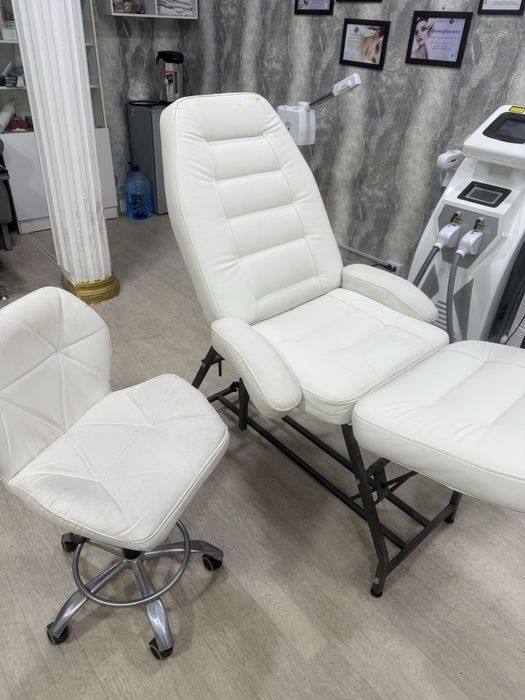 Кушетка сотилади