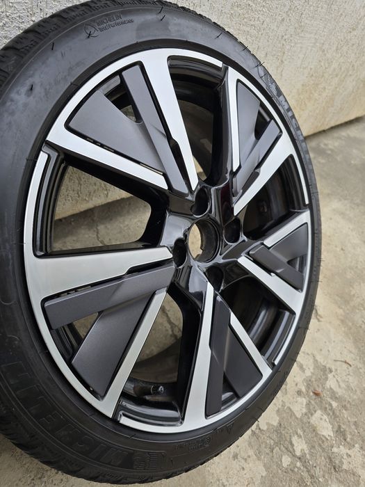 Jante originale peugeot 208 GT 205 45 17 michelin alpine 6