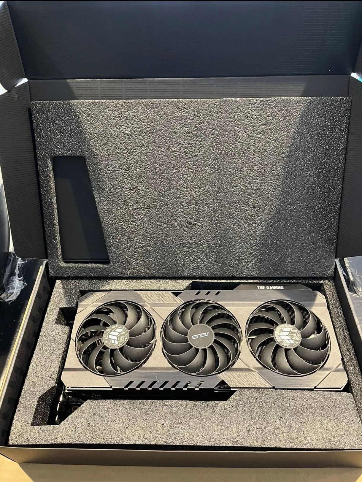 Asus Tuf gaming AMD Radeon RX 6800