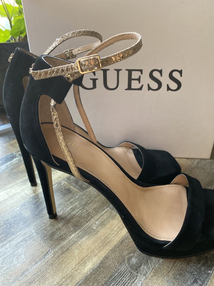 Обувки, сандали GUESS 38 номер