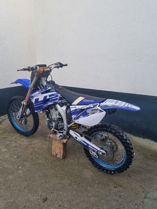 Vând cross yamaha