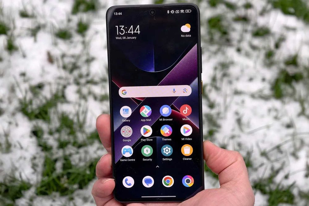 POCO X7 Pro, 8/256 ГБ — Жёлтый цвет, Android 15, отличное состояние!