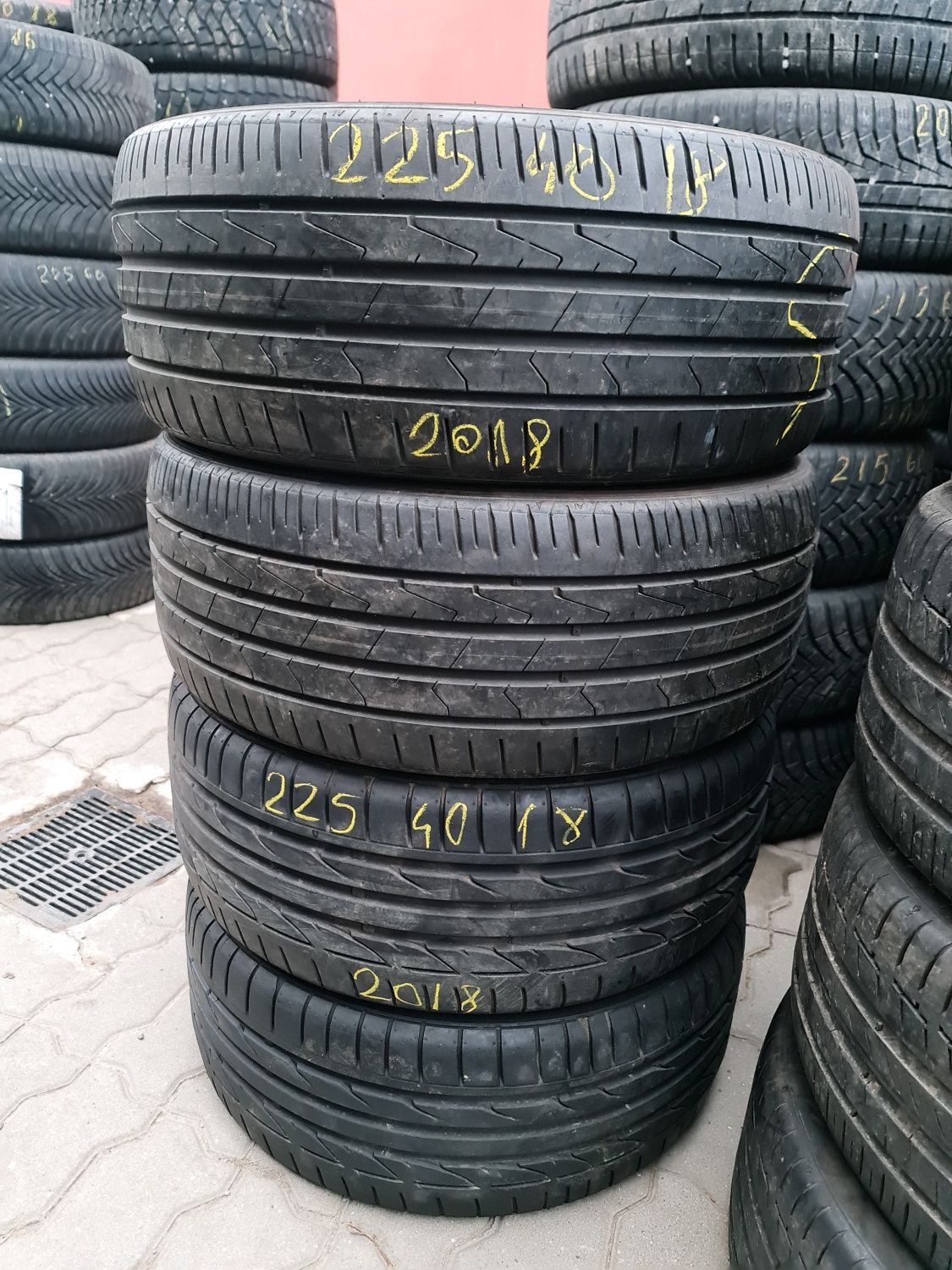 225/40/45/50/60/18”235/45/50/55/60/18"215/35/40/45/50/55/18"255/40/