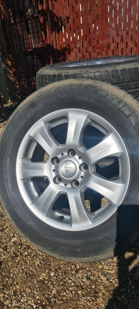 Vând roti passat 205/65R15