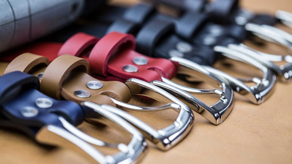 Realizez curele de pantaloni din piele barbati si femei