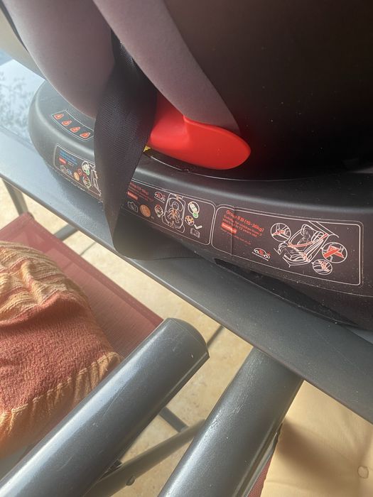 Vind doua scaune auto chicco in stare foarte buna