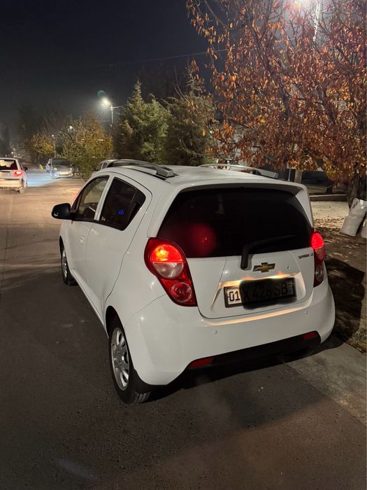 Spark sotiladi 4 poz full