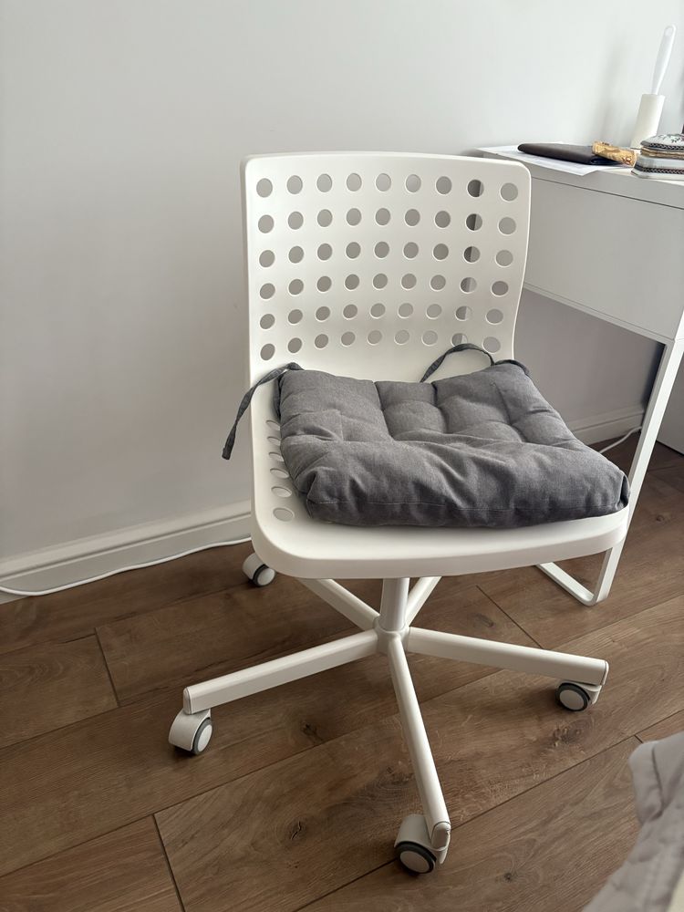 Стул Ikea скольберг