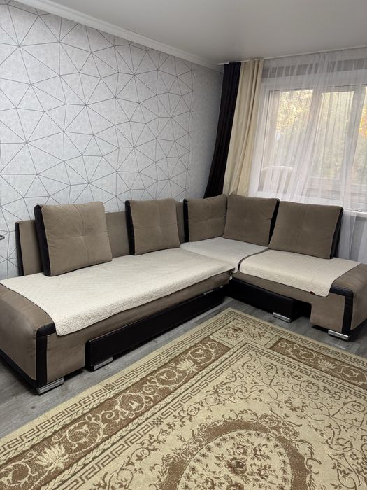 Продам диван угловой