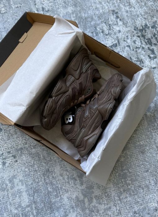 Дамски маратонки New Balance 9060 Mushroom Brown