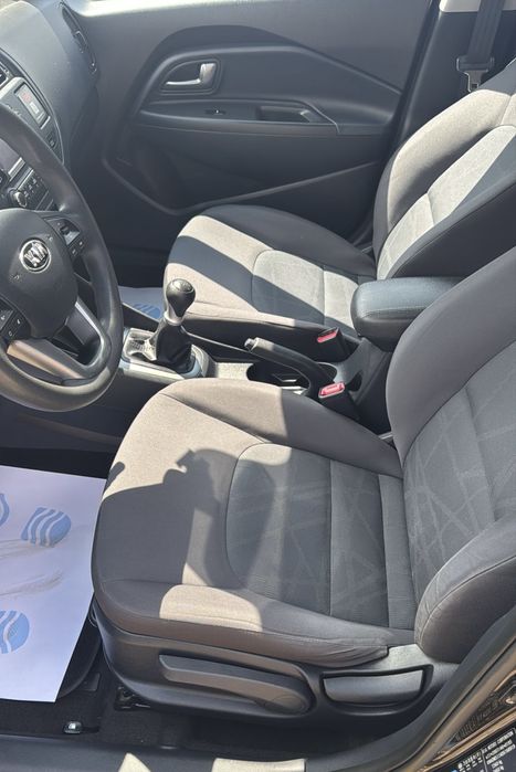 KIA RIO III Hatchback 2013
