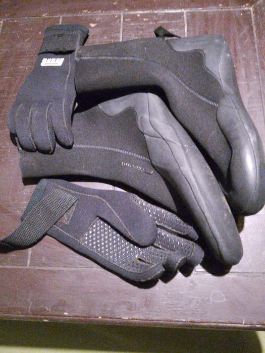 Неопрен 5мм, боти, ръкавици.