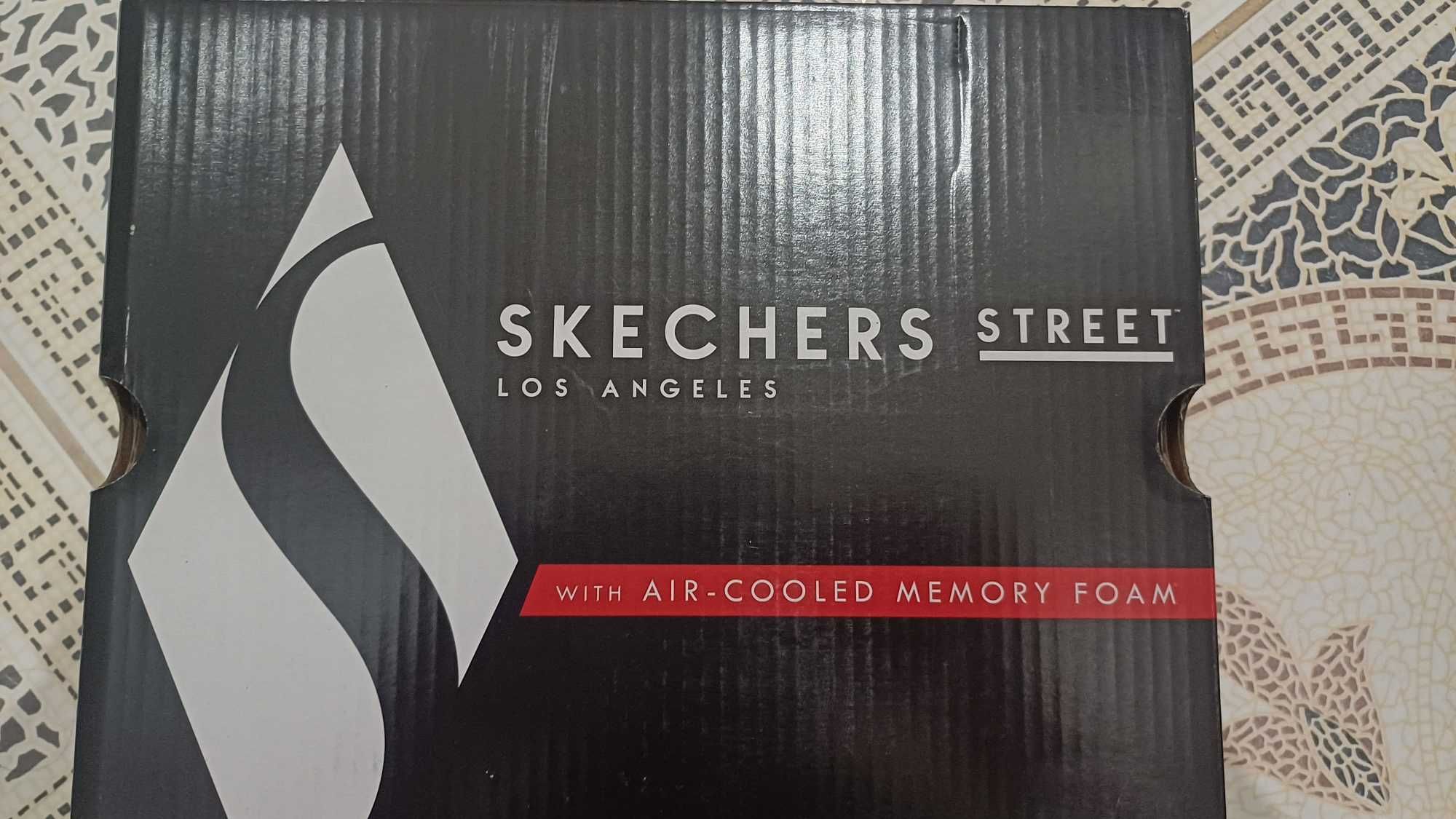 Запазени маратонки Skechers 32 номер