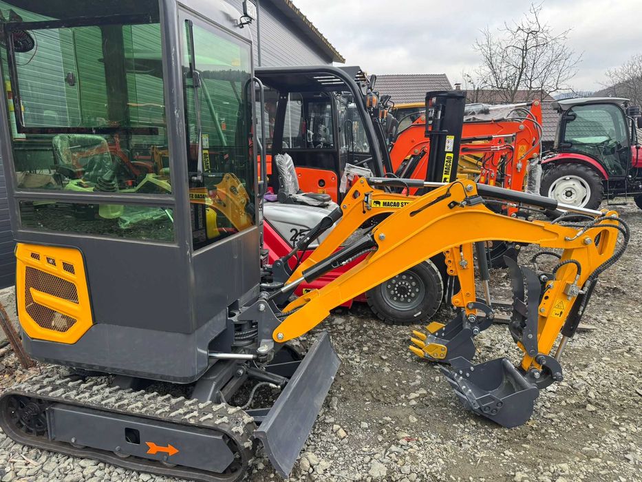 Miniexcavator Macao CT15
