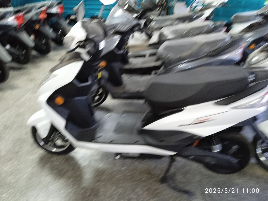 Скутерлар електра 440$ тезлик 55 км.зарятка 60-70км.