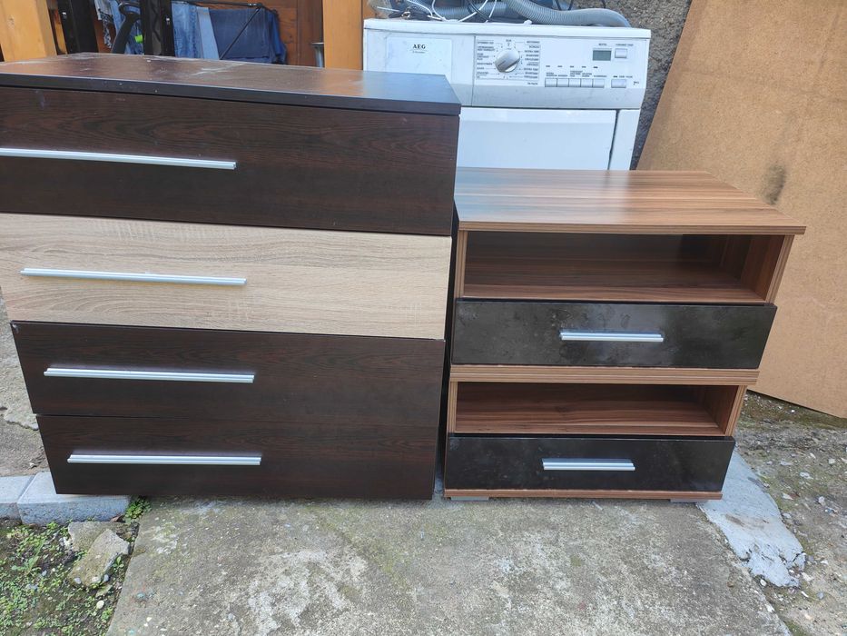 два шкафа в добро състояние