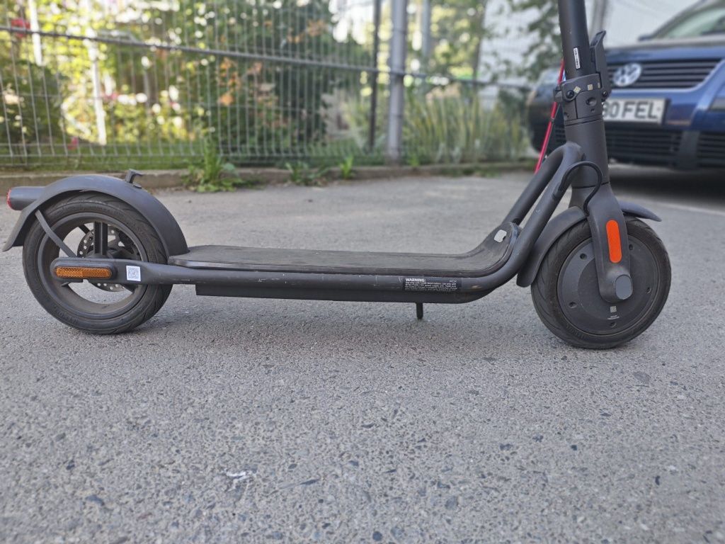 Vând trotineta Nave V40