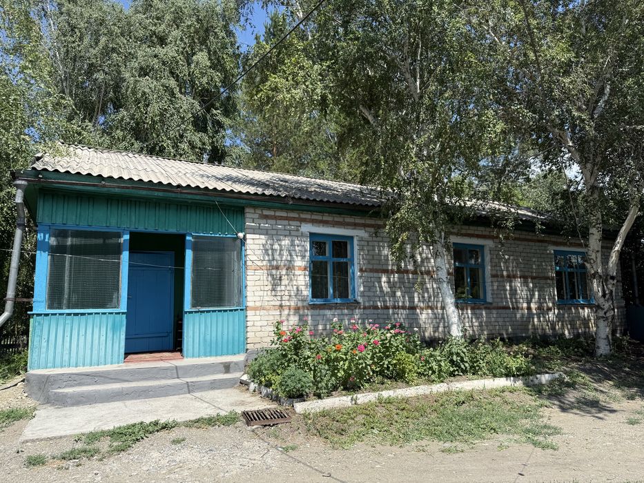 Пятикомнатные большой дом со всеми необходимыми удобствами