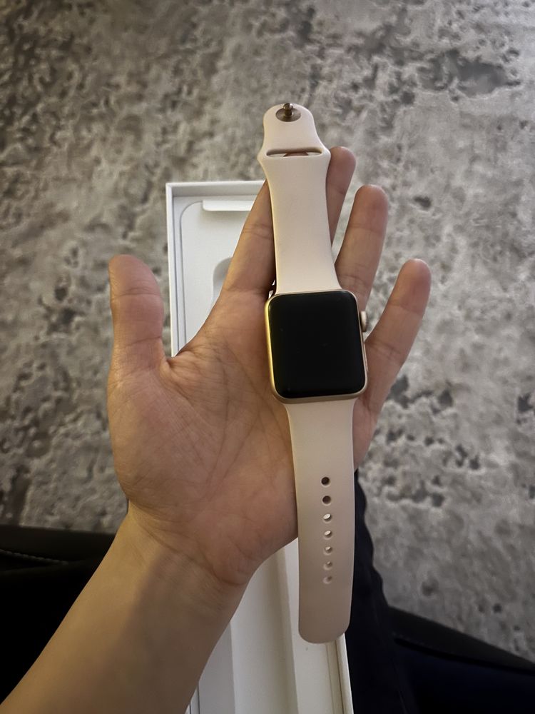 Часы Apple Watch 3