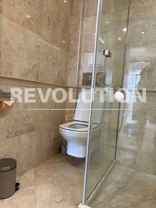 Дава се под наем Двустаен апартамент в Варна, Център - 110 кв.м за 1400 € - Снимка #6