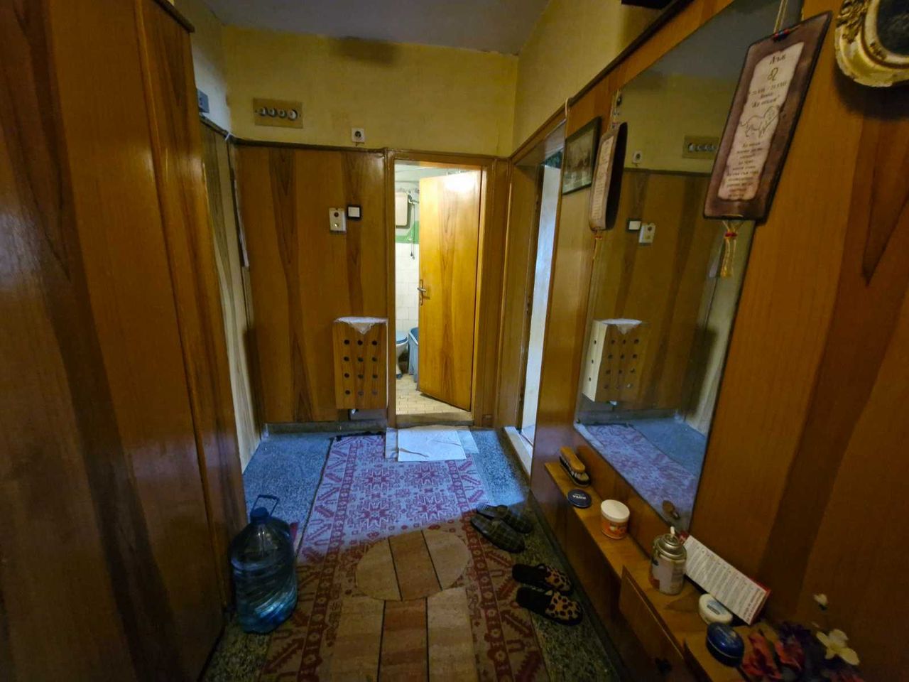 Продава се Двустаен апартамент в Ямбол, Център - 57 кв.м за 1079 €/кв.м - Снимка #4