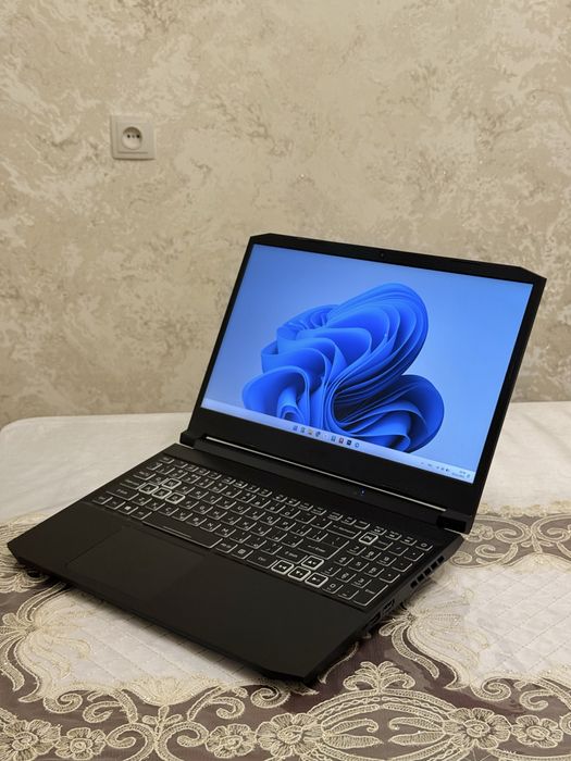 Продаю ACER NITRO 5. Тянет 3ds max, auto cad, revit, adobe, cs2, dota
