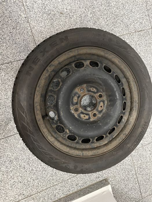 Anvelope de iarna Nexen 195/50R15 cu jante