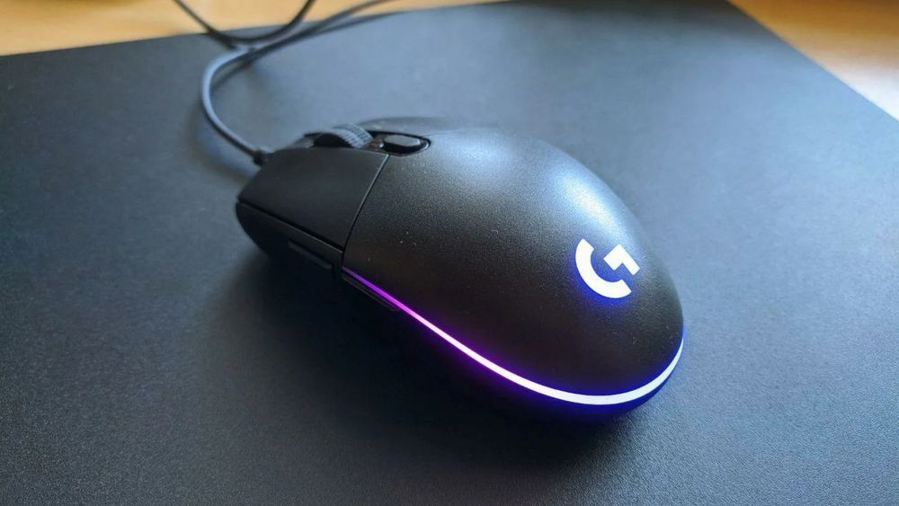 Мышь Logitech G102 Lightsync черный