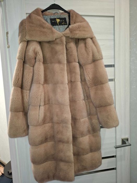 Продам норковую шубу