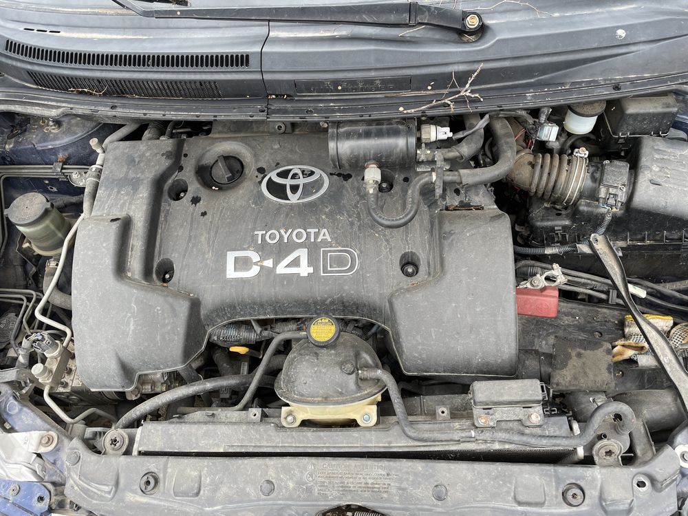 Toyota Corola Verso d4d 2.0 90hp 2002 На Части