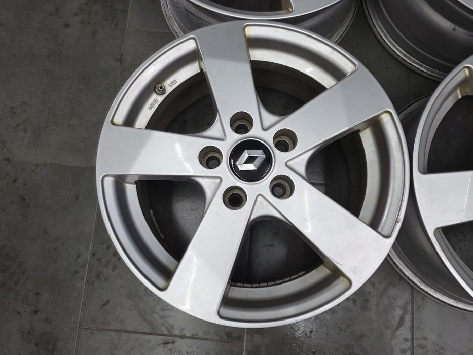 Джанти 16 - Renault