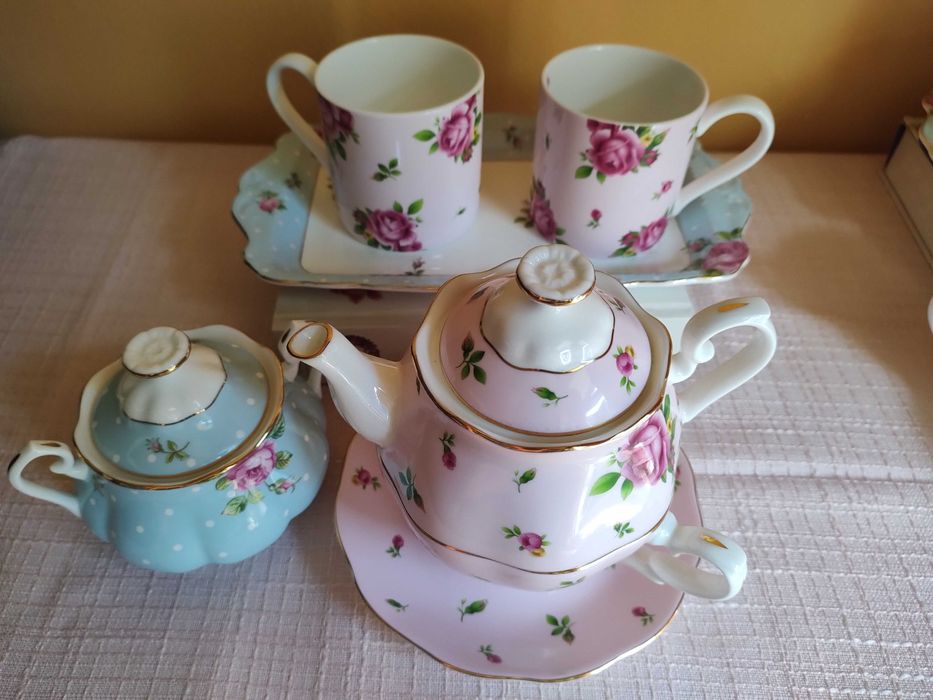 Royal Albert New Country Roses Pink - Чайник и сет за един