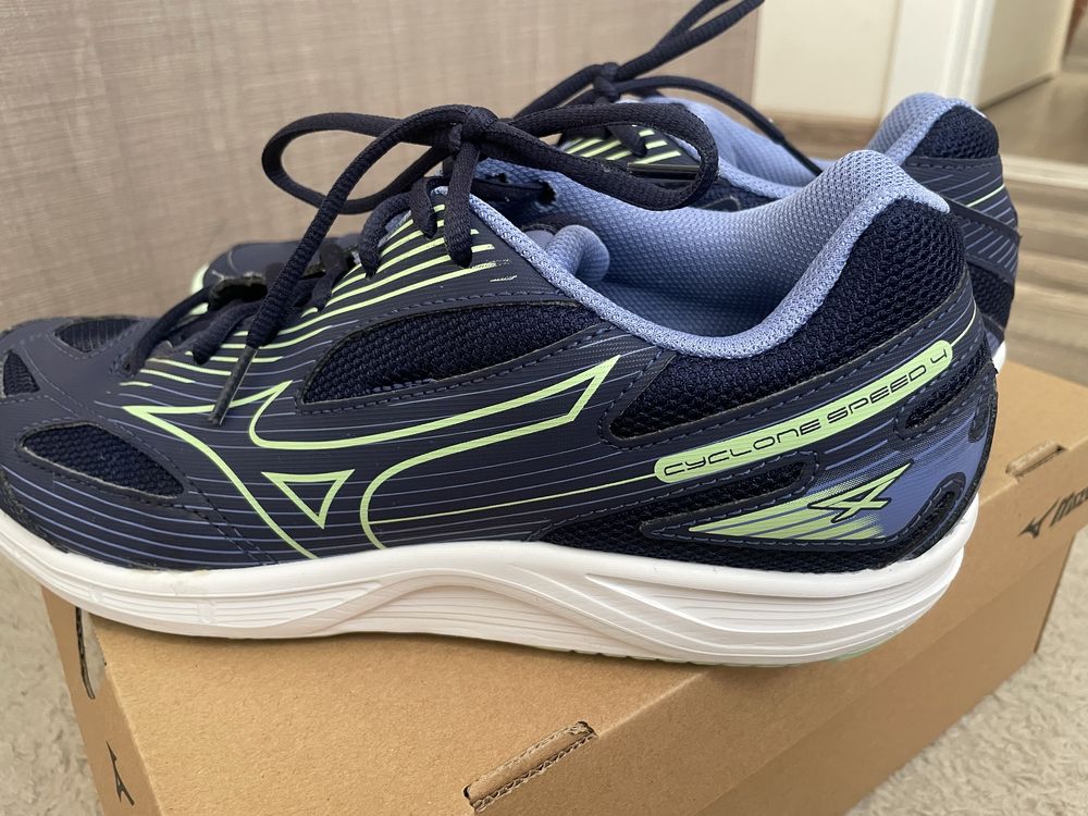 Маратонки Mizuno