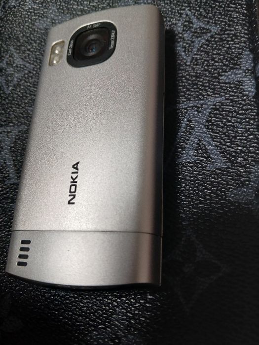 Assalom alekum telefon sotiladi Original Nokia 6700 slider k