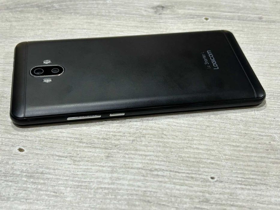Смартфон LoGicom Le Starter L  8GB 1 RAM
