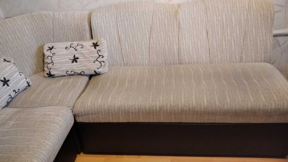 Ъглов диван с опция за сън