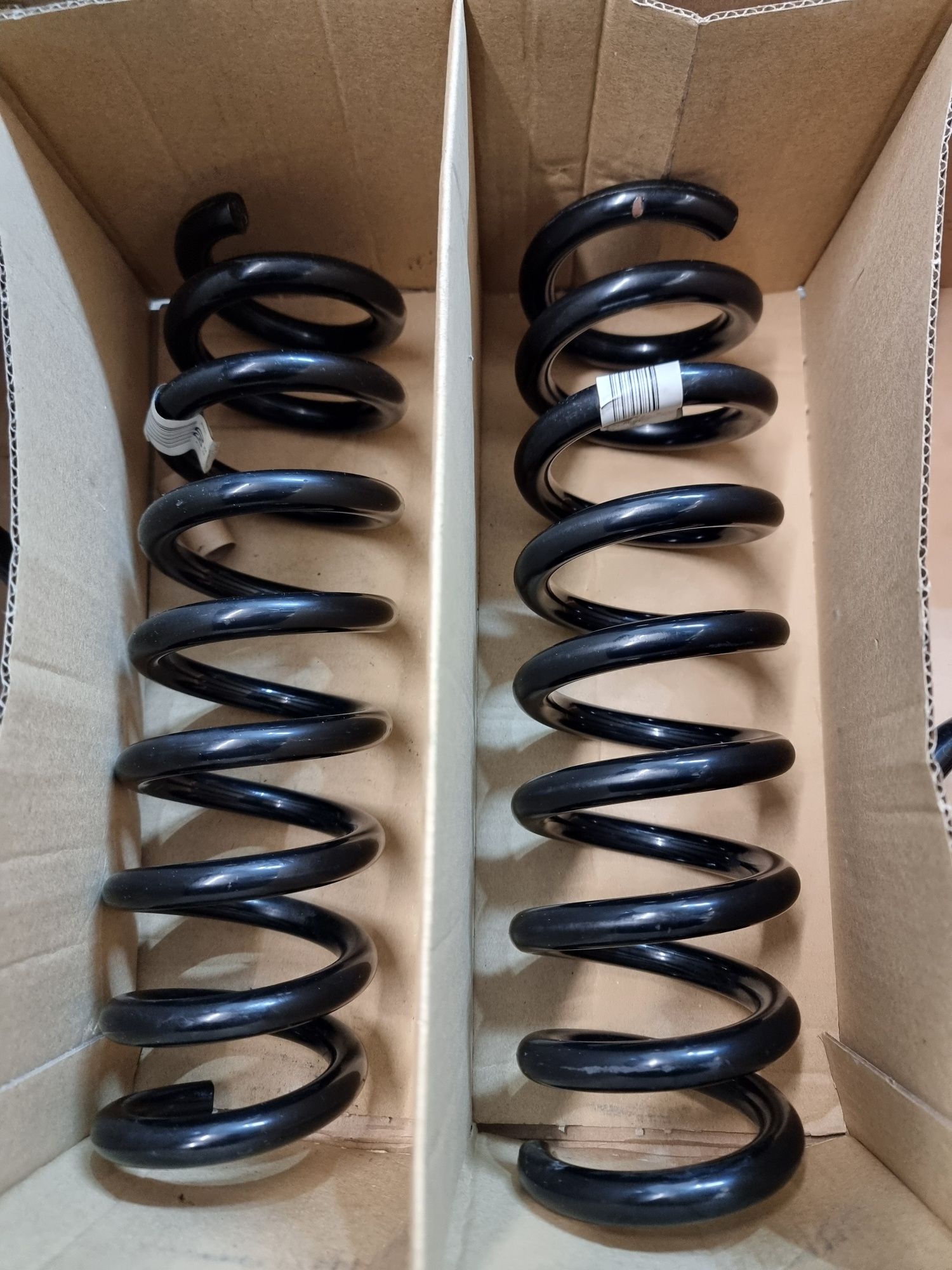 OEM пружини за адаптивно окачване bmw 440i f32 RWD