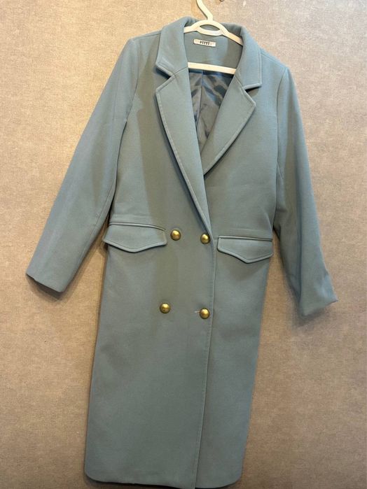 Голубое пальто pitti