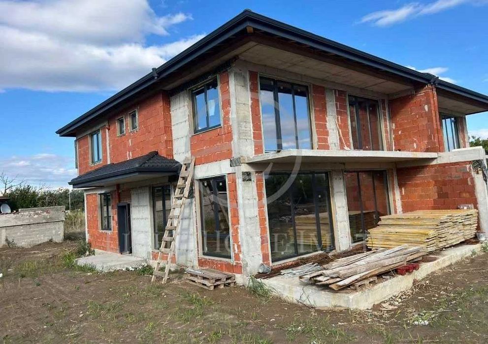 Продава се Къща в Пловдив, Беломорски - 280 кв.м за 638 €/кв.м - Снимка #1