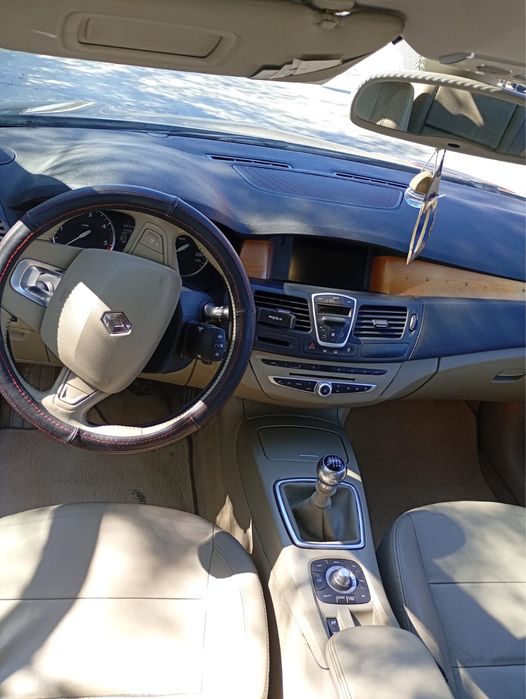 Renault Laguna 3 - Initiale Paris