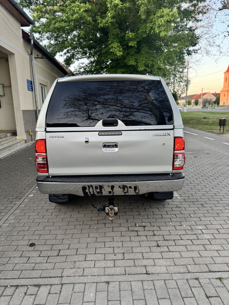 Toyota hilux 3.0 Invincbil automatic