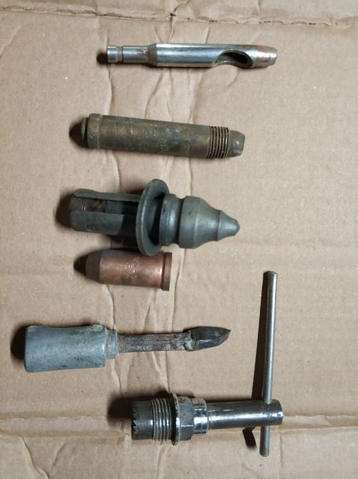 Части за струг от различни видове.