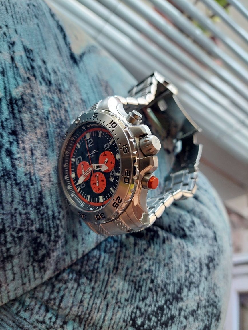Продавам Мъжки Часовник  NAUTICA.